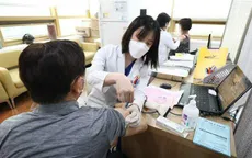 Dịch COVID-19 hoành hành, Hàn Quốc kêu gọi người dân tiêm phòng cúm
