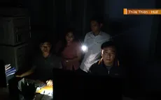 Những bản tin phát thanh trong đêm ở vùng lũ