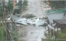 VIDEO: Mái tôn bay như lá, sóng biển dâng cuồn cuộn ở Quảng Ngãi