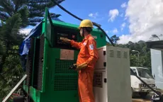 Đưa máy phát điện lên hiện trường phục vụ cứu hộ, cứu nạn vụ sạt lở ở Quảng Nam