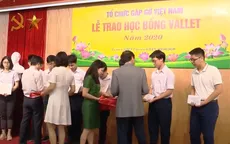 Trao 2.200 suất học bổng Vallet cho học sinh, sinh viên xuất sắc