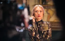 Mỹ Tâm cực xinh đẹp trong hậu trường "Đúng cũng thành sai"