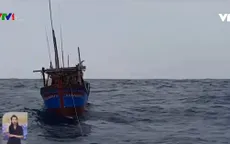 Mong ngóng người trở về từ biển