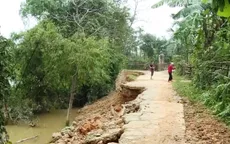 Nhiều tuyến đường ở Hà Tĩnh bị sạt lở gây chia cắt giao thông