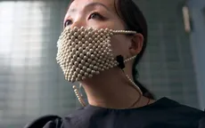 Khẩu trang kim cương có giá… 9.600 USD