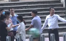 "Khám nhanh" ở cổng viện K - Không hỏi, không thắc mắc, chỉ nộp tiền và... đợi