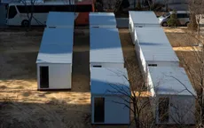 Lo hệ thống y tế quá tải, Hàn Quốc mở khu giường bệnh dã chiến trong container