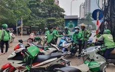 Tăng giá cước xe ôm công nghệ: Grab nói đang làm theo luật, ai là người thiệt thòi nhất?