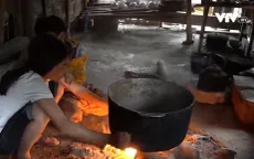 Ước mơ làm cô giáo của bé gái có bố mẹ mắc bệnh thần kinh
