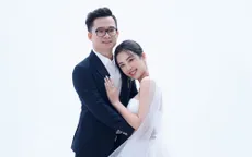 Á hậu Thúy An tung ảnh cưới với chồng tiến sĩ hơn 12 tuổi