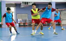 ĐT Futsal Việt Nam tập nhẹ trong buổi tập đầu tiên tại Tây Ban Nha