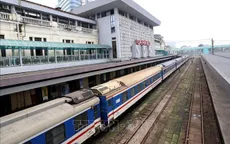 Tạm ngừng chạy tàu SP1-SP2 tuyến Hà Nội - Lào Cai do quá vắng khách