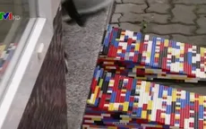 Lắp ghép đường riêng cho xe lăn từ Lego