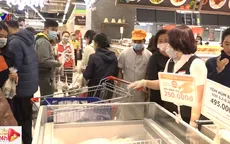 Giá tôm hùm giảm mạnh, lượng tiêu thụ ở thị trường trong nước bật tăng