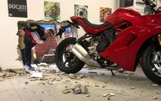 Khoan tường đánh cắp Ducati Panigale V4R, tên trộm bỏ lỡ Desmosedici RR bàn giới hạn