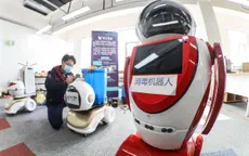 Robot thông minh 5G để phòng dịch tại Trung Quốc