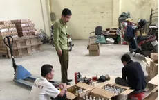 Hà Nội: Phát hiện cơ sở kinh doanh thay đổi hạn sử dụng của các loại nước ngọt đóng chai hết hạn