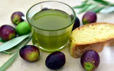 Dùng dầu ăn theo cách này, bạn sẽ trẻ và khoẻ hơn lứa tuổi