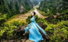 Đại sứ áo dài Việt Nam khoe bộ ảnh tuyệt đẹp trên đỉnh Hang Múa