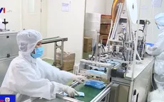 Các doanh nghiệp trong nước đẩy nhanh tiến độ sản xuất khẩu trang