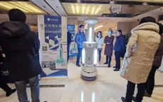 Trung Quốc điều robot khử trùng đến các bệnh viện tại Vũ Hán