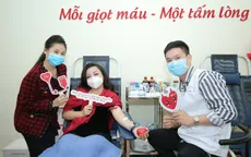 NSƯT Tố Nga đi hiến máu tình nguyện giữa dịch virus Corona