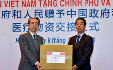 Việt Nam trao tặng trang thiết bị, vật tư, y tế cho Trung Quốc