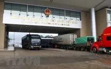 Hàng hóa thông suốt tại cửa khẩu ở Lào Cai