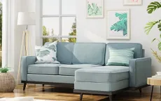 Thời tiết nồm ẩm, nên chọn sản phẩm ghế sofa chất liệu gì cho phòng khách?