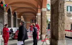Nỗi vất vả của nhân viên y tế chống dịch COVID-19 ở Italy