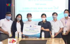 Trao tặng 3.000 lít gel rửa tay khô cho Sở Y tế TP.HCM