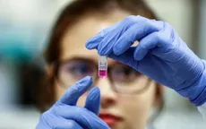 Trạm tiêm vaccine nhanh cho người già tại Brazil