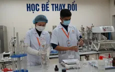 Một đại học chi 2 tỷ đồng pha chế gel rửa tay sát khuẩn tặng cộng đồng