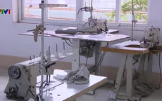 Đề xuất hỗ trợ 50% lương tối thiểu cho lao động dệt may