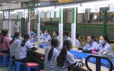 Tạm ngừng công việc do COVID-19 có được nhận lương?