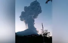Indonesia đóng cửa sân bay do núi lửa Merapi phun trào