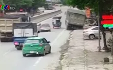 Xe ben suýt gây tai nạn do không làm chủ tốc độ