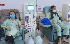 Bệnh viện Thận Hà Nội tiếp tục lọc máu cho bệnh nhân