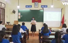Học sinh Hải Phòng, Hải Dương đi học trở lại