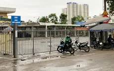Hà Nội ngày đầu dừng giãn cách xã hội: Bến xe vẫn "cửa đóng, cài then"