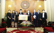 Quỹ Sunwah trao tặng 5 tỷ đồng cho Việt Nam để phòng, chống dịch COVID-19