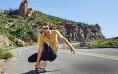 Hậu ly hôn Miley Cyrus, Liam Hemsworth đẹp như một vị thần