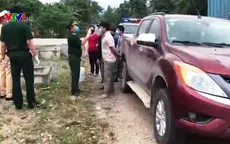 Bắt giữ xe ô tô chở người vượt biên trốn cách ly