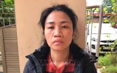 Khởi tố đối tượng không chịu đo thân nhiệt, giật khẩu trang, tát cảnh sát