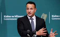 Thủ tướng Ireland trở lại làm bác sĩ để hỗ trợ ứng phó dịch COVID-19