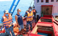 Tạm giữ tàu chở 50.000 lít dầu DO không rõ nguồn gốc