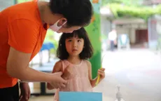 Cô trò tíu tít “đoàn tụ” sau kỳ nghỉ dài chưa từng có