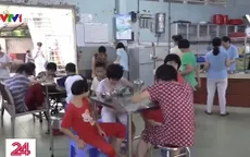 Vụ cắt xén tiền từ thiện tại TP.HCM: Cán bộ trung tâm chia hàng cho đỡ phí?