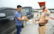 Thiếu giấy tờ xe khi tham gia giao thông bị xử phạt bao nhiêu tiền?