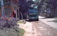 Tài xế xe chở cát quá tải ở Thanh Hóa: "Không làm luật thì chạy làm sao được?"
